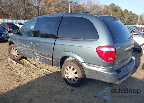 2005 Chrysler Town & Country Touring from USA, damaged, VIN 2C4GP54L75R171420